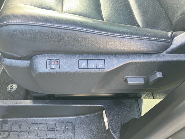 Opel Zafira Life 2.0 D M Innovation 8-Sitzer Klimaautomatik Leder Navi 150PS Opel Zafira Life 2.0 D M Innovation 8-Sitzer Klimaautomatik Leder Navi 150PS