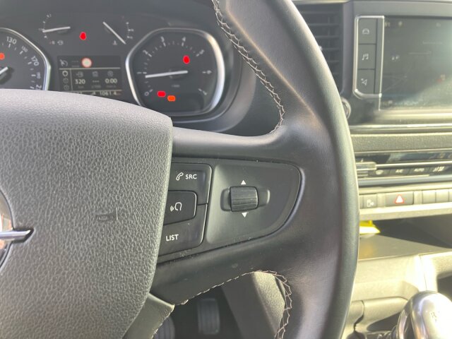 Opel Zafira Life 2.0 D M Innovation 8-Sitzer Klimaautomatik Leder Navi 150PS Opel Zafira Life 2.0 D M Innovation 8-Sitzer Klimaautomatik Leder Navi 150PS