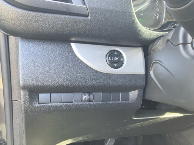 Opel Zafira Life 2.0 D M Innovation 8-Sitzer Klimaautomatik Leder Navi 150PS Opel Zafira Life 2.0 D M Innovation 8-Sitzer Klimaautomatik Leder Navi 150PS