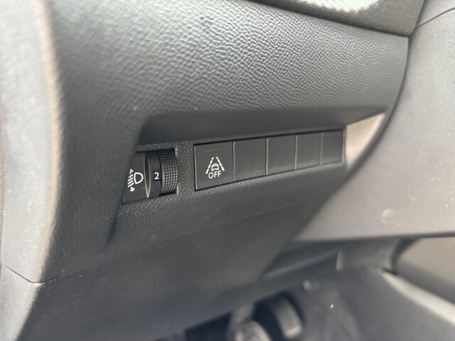 Peugeot 2008 Allure Pack 130 +Navi+SH+Kamera+LED Peugeot 2008 Allure Pack 130 +Navi+SH+Kamera+LED