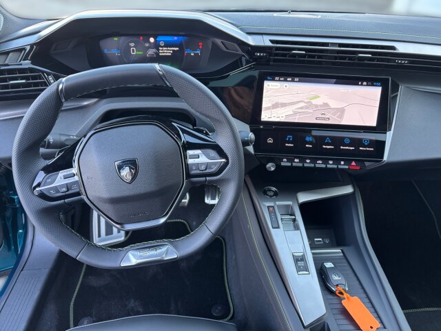 Peugeot E-408 GT 210 +Pano-Dach+Navi+360°Kamera+LED+ Peugeot E-408 GT 210 +Pano-Dach+Navi+360°Kamera+LED+