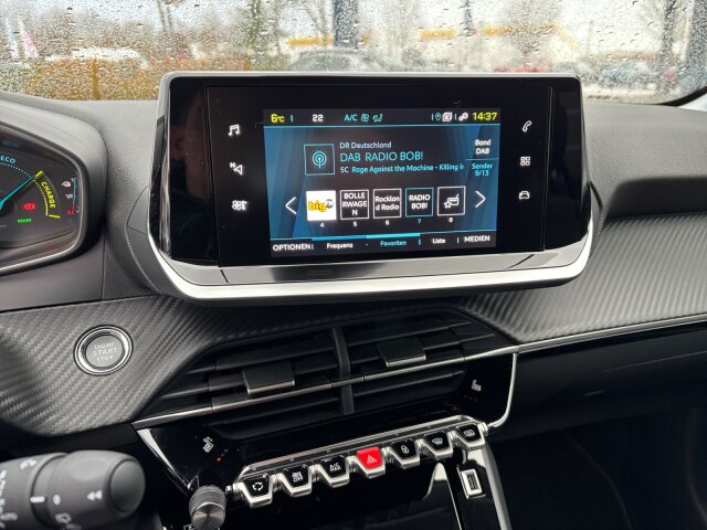 Peugeot e-208 Allure 136 +11 KW OBC+Navi+LED+EPH+SHZ+ Peugeot e-208 Allure 136 +11 KW OBC+Navi+LED+EPH+SHZ+