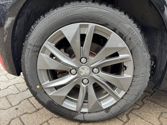 Peugeot e-208 Allure 136 +11 KW OBC+Navi+LED+EPH+SHZ+ Peugeot e-208 Allure 136 +11 KW OBC+Navi+LED+EPH+SHZ+