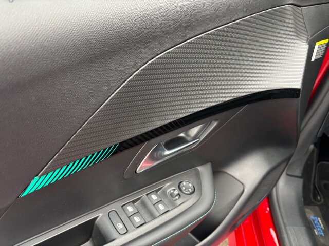 Peugeot e-208 Allure 136 +11 KW OBC+Navi+LED+EPH+SHZ+ Peugeot e-208 Allure 136 +11 KW OBC+Navi+LED+EPH+SHZ+