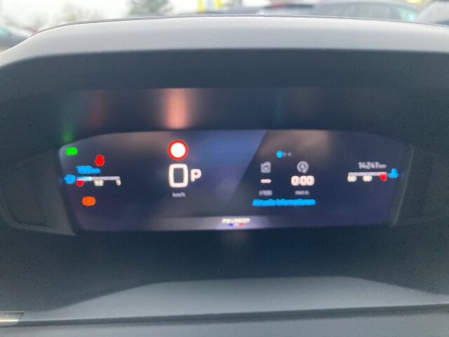 Peugeot 2008 Allure 130 +LED+Navi+Kamera+SHZ+EPH+ Peugeot 2008 Allure 130 +LED+Navi+Kamera+SHZ+EPH+