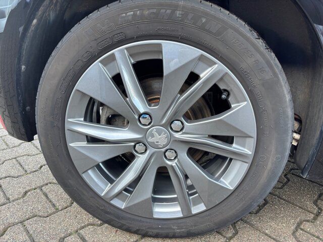 Peugeot E-208 Allure Pack 136 +Klima+EPH+SHZ+LED+ Peugeot E-208 Allure Pack 136 +Klima+EPH+SHZ+LED+