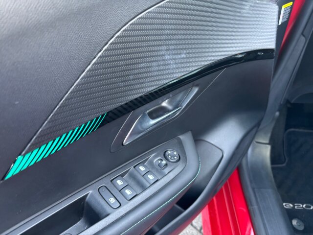 Peugeot E-208 Allure Pack 136 +Klima+EPH+SHZ+LED+ Peugeot E-208 Allure Pack 136 +Klima+EPH+SHZ+LED+