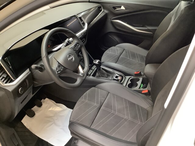 Opel Grandland 1.2 GS beh. Frontscheibe Matrix LED Opel Grandland 1.2 GS beh. Frontscheibe Matrix LED