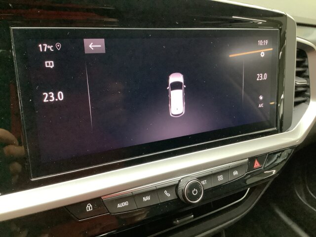 Opel Grandland 1.2 GS beh. Frontscheibe Matrix LED Opel Grandland 1.2 GS beh. Frontscheibe Matrix LED