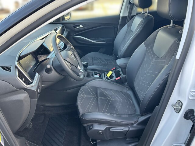 Opel Grandland 1.2 GS +Beh.Front+Alcantara+LHZ+RFK+ Opel Grandland 1.2 GS +Beh.Front+Alcantara+LHZ+RFK+