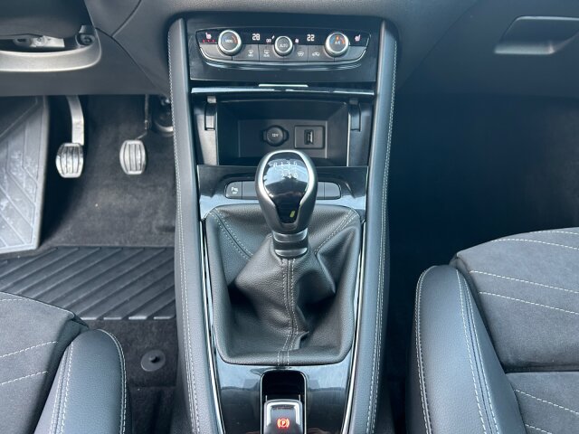 Opel Grandland 1.2 GS +Beh.Front+Alcantara+LHZ+RFK+ Opel Grandland 1.2 GS +Beh.Front+Alcantara+LHZ+RFK+