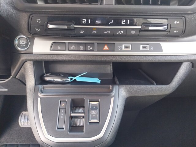 Citroën Spacetourer PLUS XL 180 AT LED+Navi+Kamera+SHZ+ Citroën Spacetourer PLUS XL 180 AT LED+Navi+Kamera+SHZ+