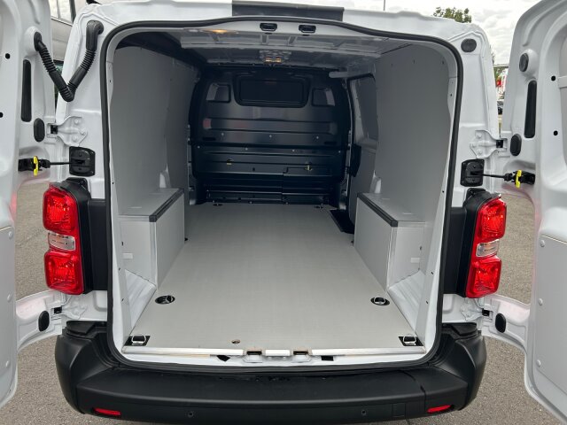 Opel Vivaro 2.0 D L erhöhte Nutzlast +AHZV+Allwetter+ Opel Vivaro 2.0 D L erhöhte Nutzlast +AHZV+Allwetter+