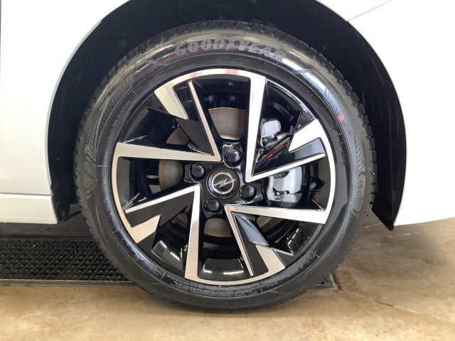 Opel Corsa Edition 1.2 +Allwetter+Lenkradheizung+SHZ+ Opel Corsa Edition 1.2 +Allwetter+Lenkradheizung+SHZ+