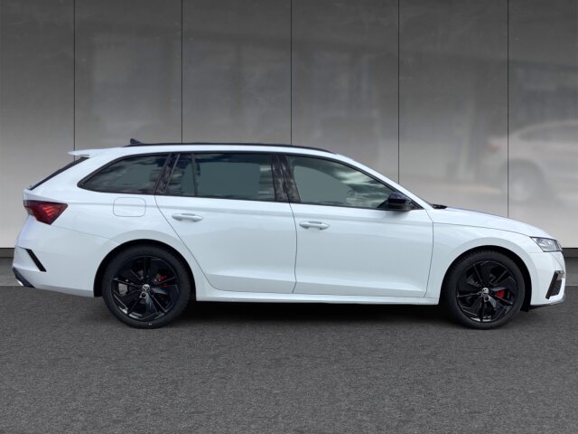 Skoda OCTAVIA COMBI RS 2.0 TDI DSG ** OHNE KM! ** Skoda OCTAVIA COMBI RS 2.0 TDI DSG ** OHNE KM! **