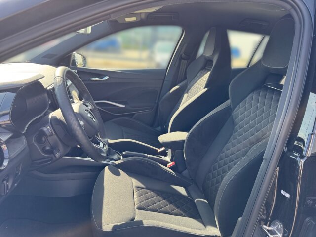 Skoda FABIA SELECTION 1.0 TSI *DYNAMIC-PAKET* Skoda FABIA SELECTION 1.0 TSI *DYNAMIC-PAKET*