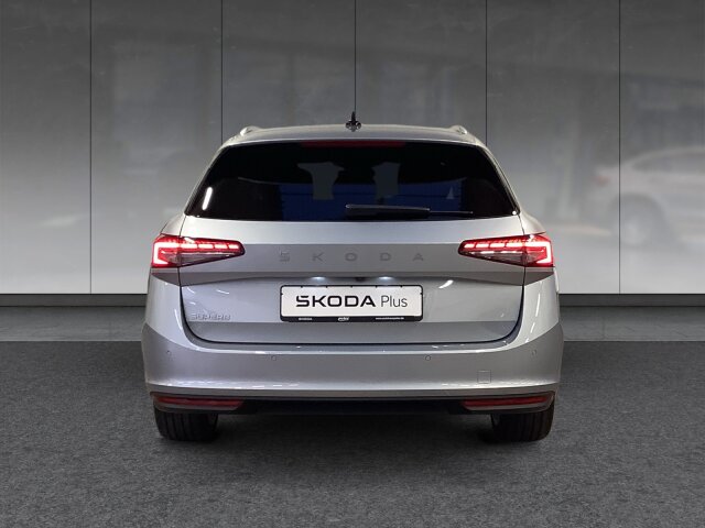 Skoda SUPERB COMBI SELECTION 2,0 TDI DSG * AHK*MATRIX* Skoda SUPERB COMBI SELECTION 2,0 TDI DSG * AHK*MATRIX*