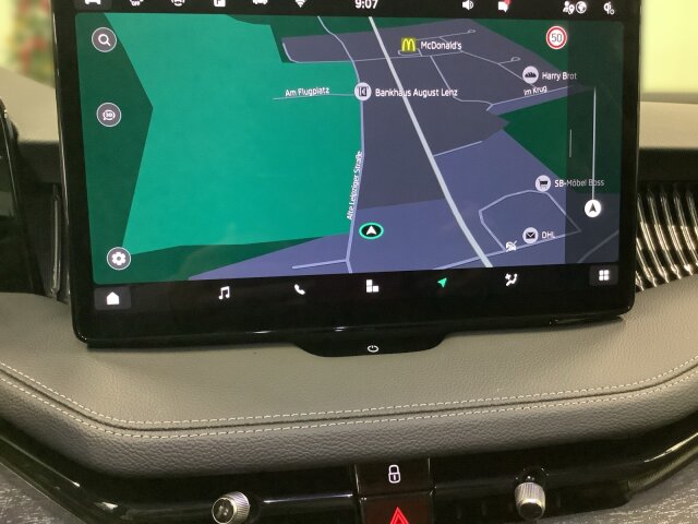 Skoda SUPERB COMBI SELECTION 2,0 TDI DSG * AHK*MATRIX* Skoda SUPERB COMBI SELECTION 2,0 TDI DSG * AHK*MATRIX*