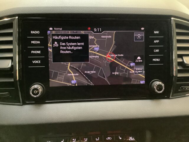 Skoda KAROQ TSI DSG STYLE *LED*NAV*ACC*KAMERA*PANORAMA Skoda KAROQ TSI DSG STYLE *LED*NAV*ACC*KAMERA*PANORAMA