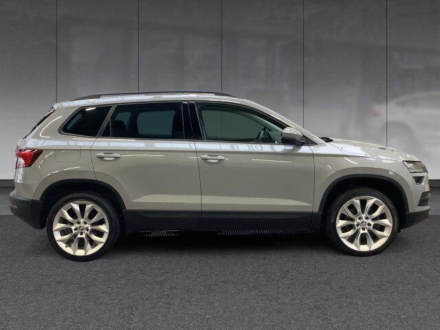 Skoda KAROQ TSI DSG STYLE *LED*NAV*ACC*KAMERA*PANORAMA Skoda KAROQ TSI DSG STYLE *LED*NAV*ACC*KAMERA*PANORAMA
