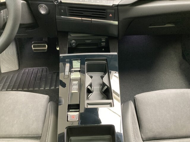 Opel Astra L 1.2 Turbo Ultimate DSG-Automatik (MW HIG Lackzentrum) Opel Astra L 1.2 Turbo Ultimate DSG-Automatik (MW HIG Lackzentrum)