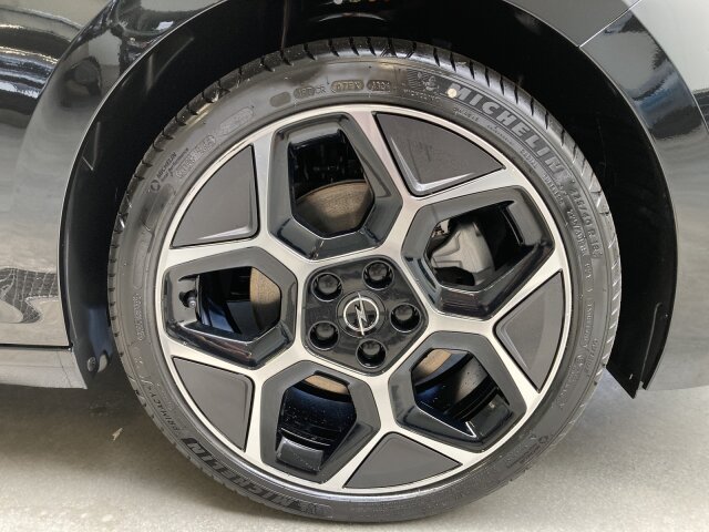 Opel Astra L 1.2 Turbo Ultimate DSG-Automatik (MW HIG Lackzentrum) Opel Astra L 1.2 Turbo Ultimate DSG-Automatik (MW HIG Lackzentrum)