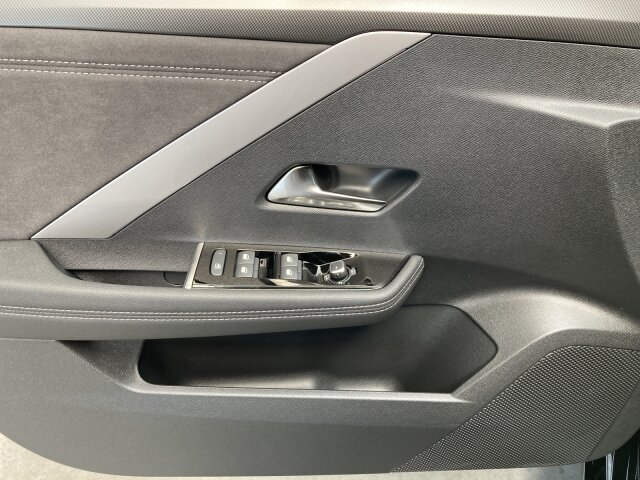 Opel Astra L 1.2 Turbo Ultimate DSG-Automatik (MW HIG Lackzentrum) Opel Astra L 1.2 Turbo Ultimate DSG-Automatik (MW HIG Lackzentrum)