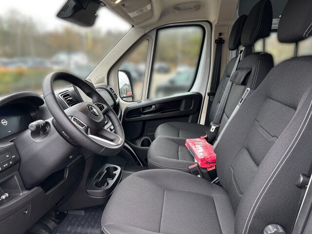 Opel Movano 2.2 DoKa 6-Stz L3 H2 +Klima+Allwetter+AHK Opel Movano 2.2 DoKa 6-Stz L3 H2 +Klima+Allwetter+AHK