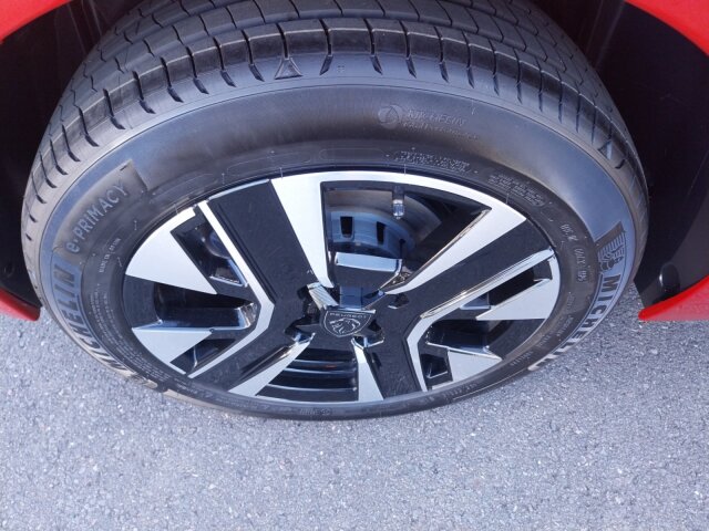 Peugeot 208 Allure 100 +Kamera+Navi+SHZ+LED+ Peugeot 208 Allure 100 +Kamera+Navi+SHZ+LED+