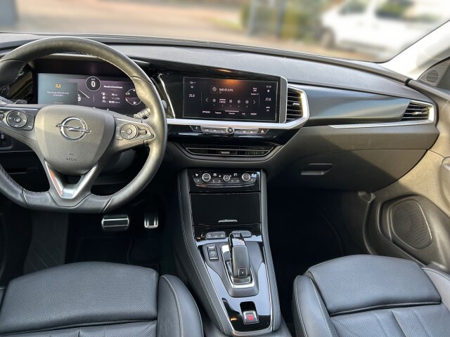 Opel Grandland 1.2 Turbo Elegance Automatik Leder Allwetter Opel Grandland 1.2 Turbo Elegance Automatik Leder Allwetter
