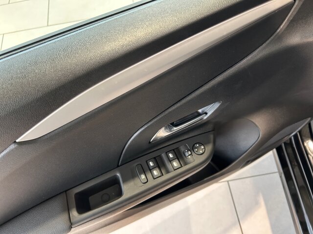 Opel Corsa F 1.2 Edition +Allwetter+LHZ+SHZ+LED+ Opel Corsa F 1.2 Edition +Allwetter+LHZ+SHZ+LED+