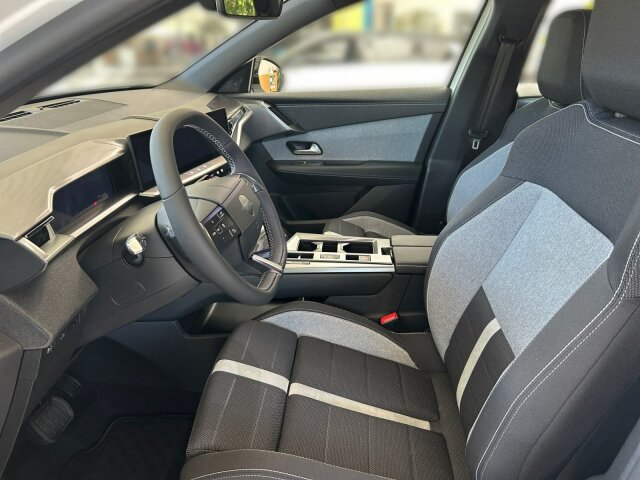 Opel Grandland 1.2 Edition +ACC+Kamera+Keyless+LED Opel Grandland 1.2 Edition +ACC+Kamera+Keyless+LED