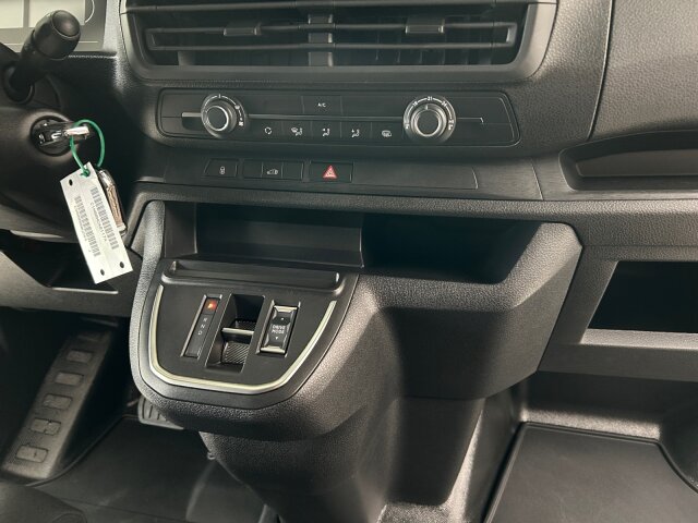 Opel Vivaro 2.0 D L erhöhte Nutzlast +AHZV+Allwetter+ Opel Vivaro 2.0 D L erhöhte Nutzlast +AHZV+Allwetter+