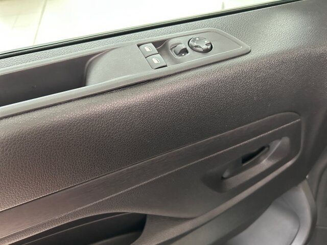 Opel Vivaro 2.0 D L erhöhte Nutzlast +AHZV+Allwetter+ Opel Vivaro 2.0 D L erhöhte Nutzlast +AHZV+Allwetter+