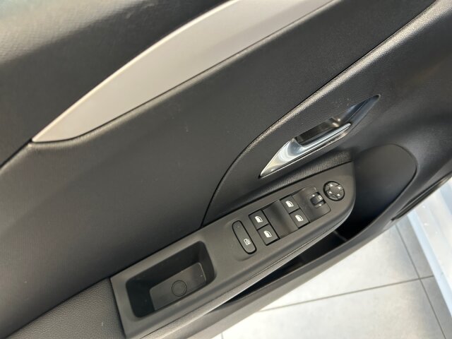 Opel Corsa F 1.2 Hybrid Edition +Allwetter+SHZ+LHZ+ Opel Corsa F 1.2 Hybrid Edition +Allwetter+SHZ+LHZ+