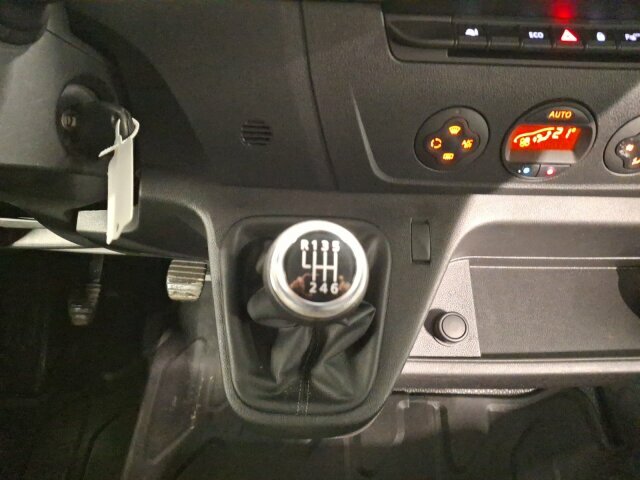 Opel Movano B 2.3 CDTI Doka Kasten L2H2 7-Sitzer Klimaautomatik AHK Opel Movano B 2.3 CDTI Doka Kasten L2H2 7-Sitzer Klimaautomatik AHK