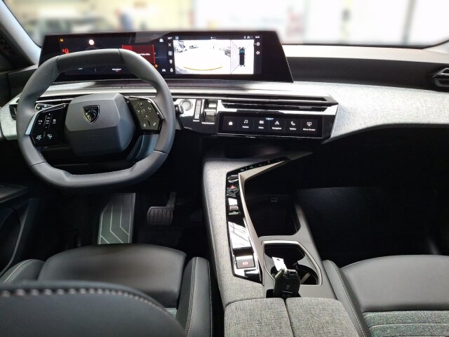 Peugeot 3008 Allure 145 +Kamera+Pano-Nav+LED+SHZ+ Peugeot 3008 Allure 145 +Kamera+Pano-Nav+LED+SHZ+