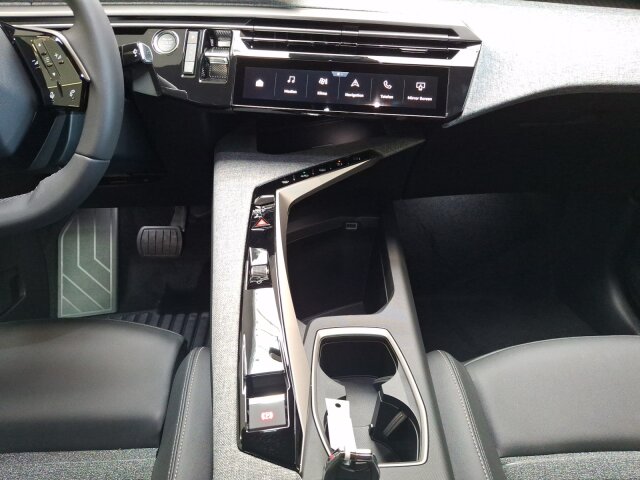 Peugeot 3008 Allure 145 +Kamera+Pano-Nav+LED+SHZ+ Peugeot 3008 Allure 145 +Kamera+Pano-Nav+LED+SHZ+