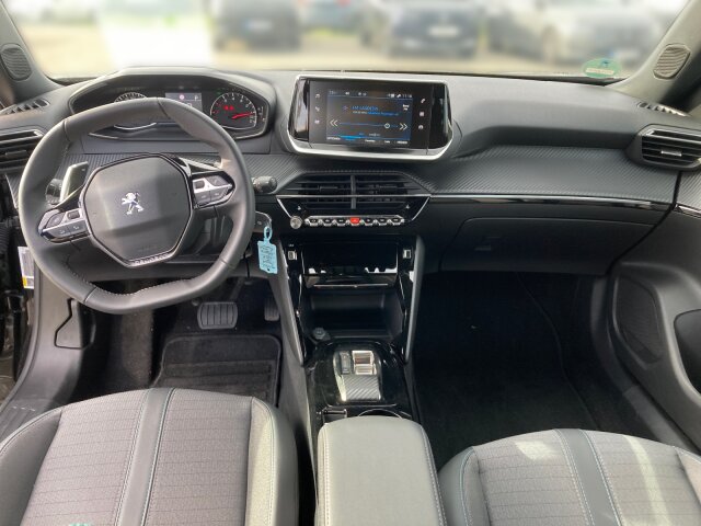 Peugeot 2008 Allure 130 +EPH+Navi+SHZ+Automatik Peugeot 2008 Allure 130 +EPH+Navi+SHZ+Automatik