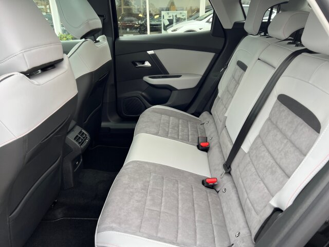 Citroën C4 MAX 130 AT8 +Navi+Pano-Dach+360°Kamera+ Citroën C4 MAX 130 AT8 +Navi+Pano-Dach+360°Kamera+