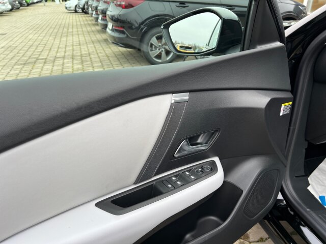 Citroën C4 MAX 130 AT8 +Navi+Pano-Dach+360°Kamera+ Citroën C4 MAX 130 AT8 +Navi+Pano-Dach+360°Kamera+