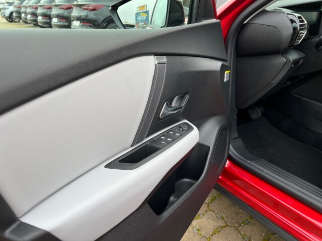 Citroën C4 MAX 130 AT8 +Navi+Pano-Dach+360°Kamera+ Citroën C4 MAX 130 AT8 +Navi+Pano-Dach+360°Kamera+