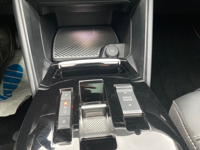 Citroën Shine +Navi+DAB+Kamera+Massage+SHZ+LHZ+FSH+ Citroën Shine +Navi+DAB+Kamera+Massage+SHZ+LHZ+FSH+